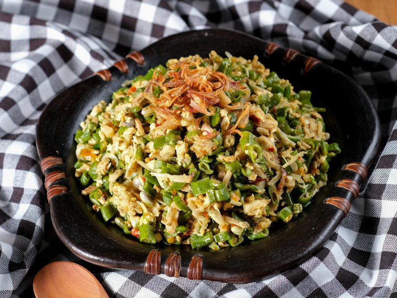 Traditional Indonesian plant-based dishes with vibrant colors